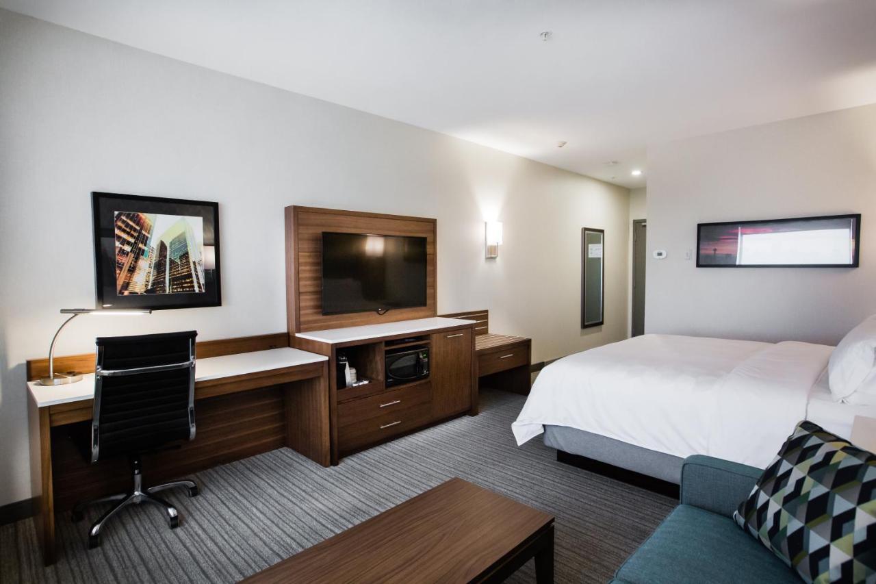 Holiday Inn Hotel & Suites Calgary South - Conference Ctr By Ihg Hotel Calgary