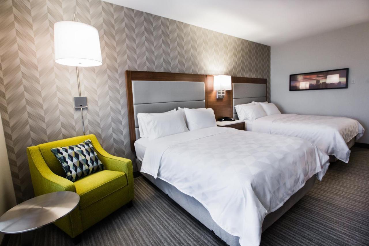 Holiday Inn Hotel & Suites Calgary South - Conference Ctr By Ihg Calgary