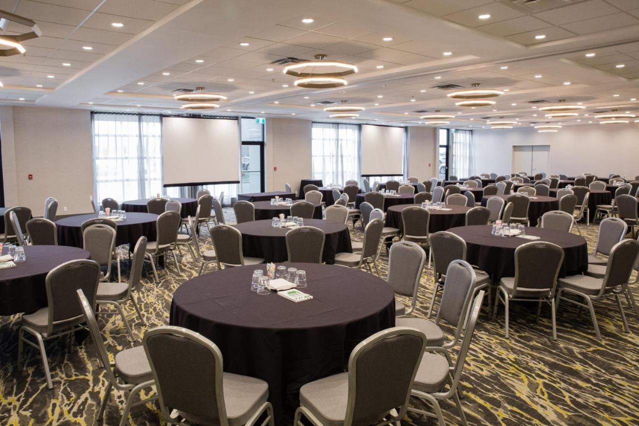 Holiday Inn Hotel & Suites Calgary South - Conference Ctr By Ihg 3*