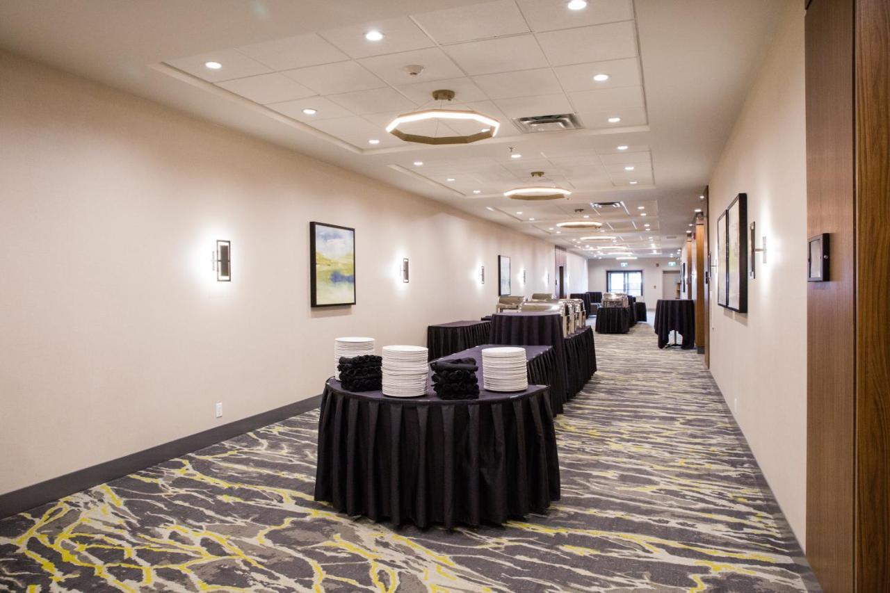 Holiday Inn Hotel & Suites Calgary South - Conference Ctr By Ihg