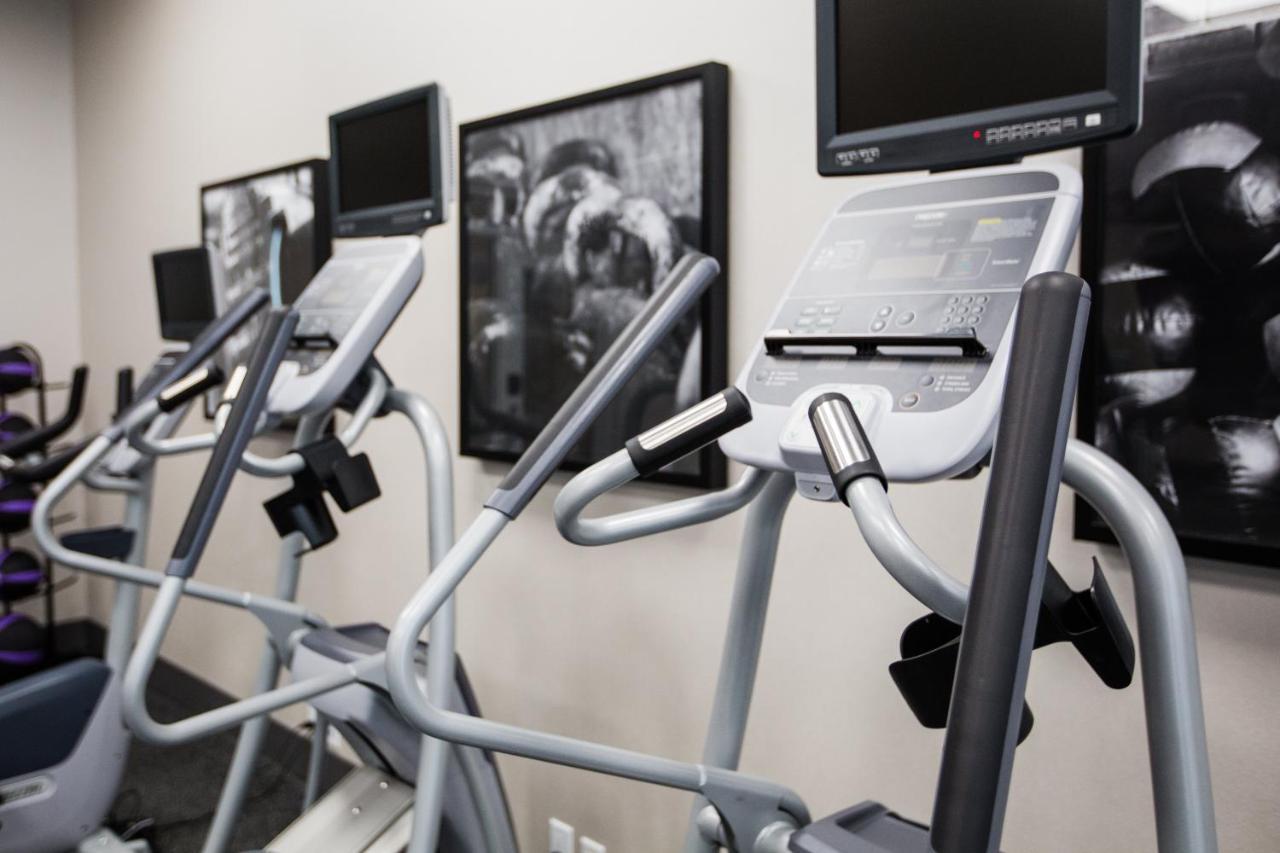 Holiday Inn Hotel & Suites Calgary South - Conference Ctr By Ihg Calgary