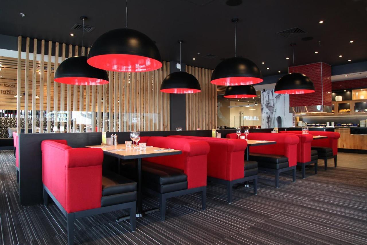 Holiday Inn Hotel & Suites Calgary South - Conference Ctr By Ihg Calgary