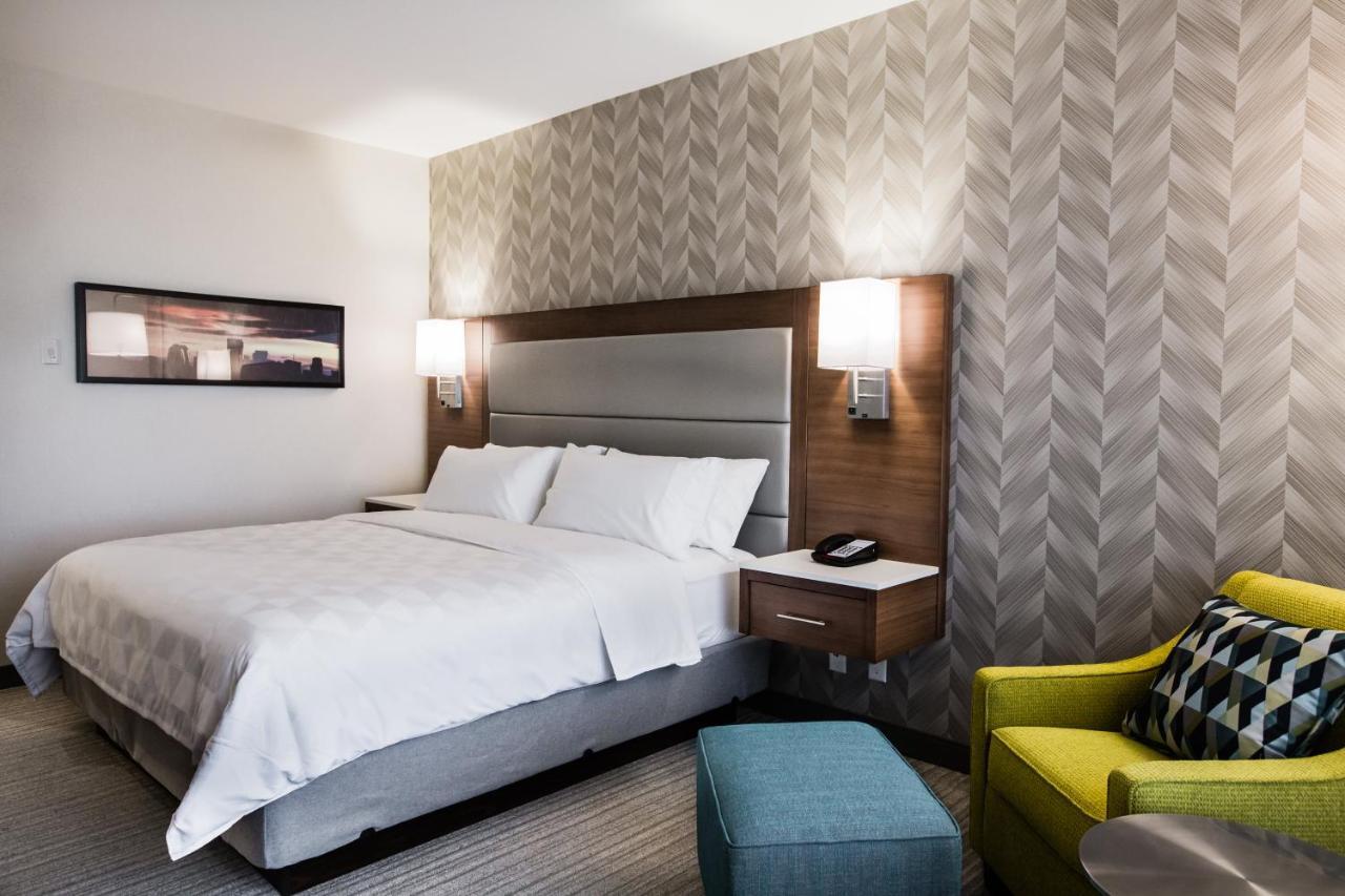 Hotel Holiday Inn Hotel & Suites Calgary South - Conference Ctr By Ihg 3*