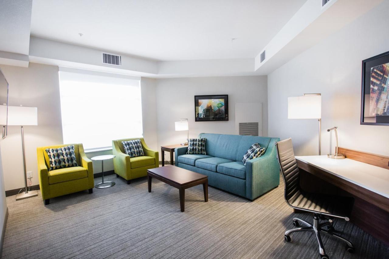 Hotel Holiday Inn Hotel & Suites Calgary South - Conference Ctr By Ihg 3*